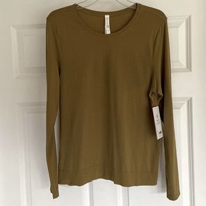 NWT Athleta L/S In Motion Top. Size L.